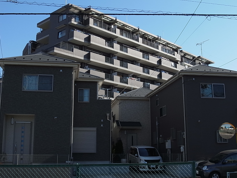 重厚感ある外壁タイル貼り
