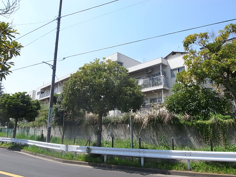 前面棟なし日当たり良好です
