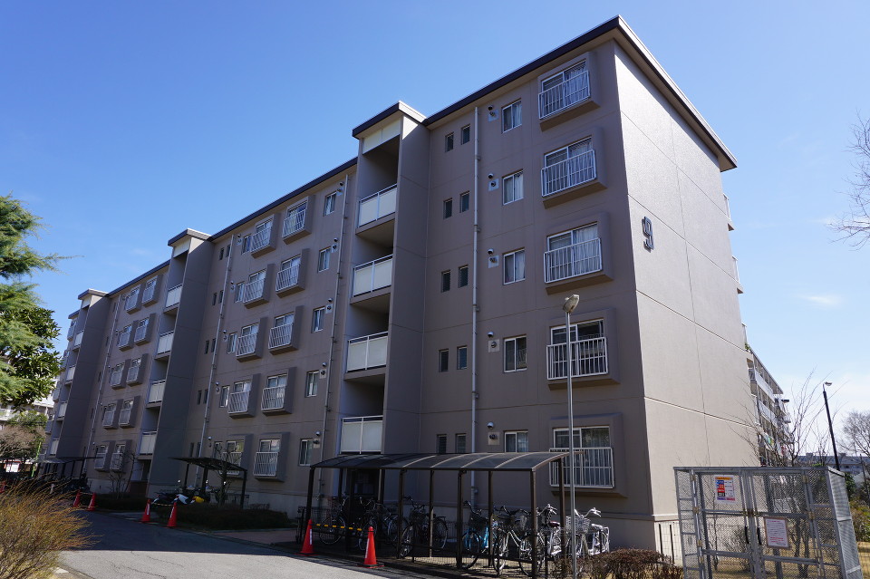 南向きRC造5階建て　