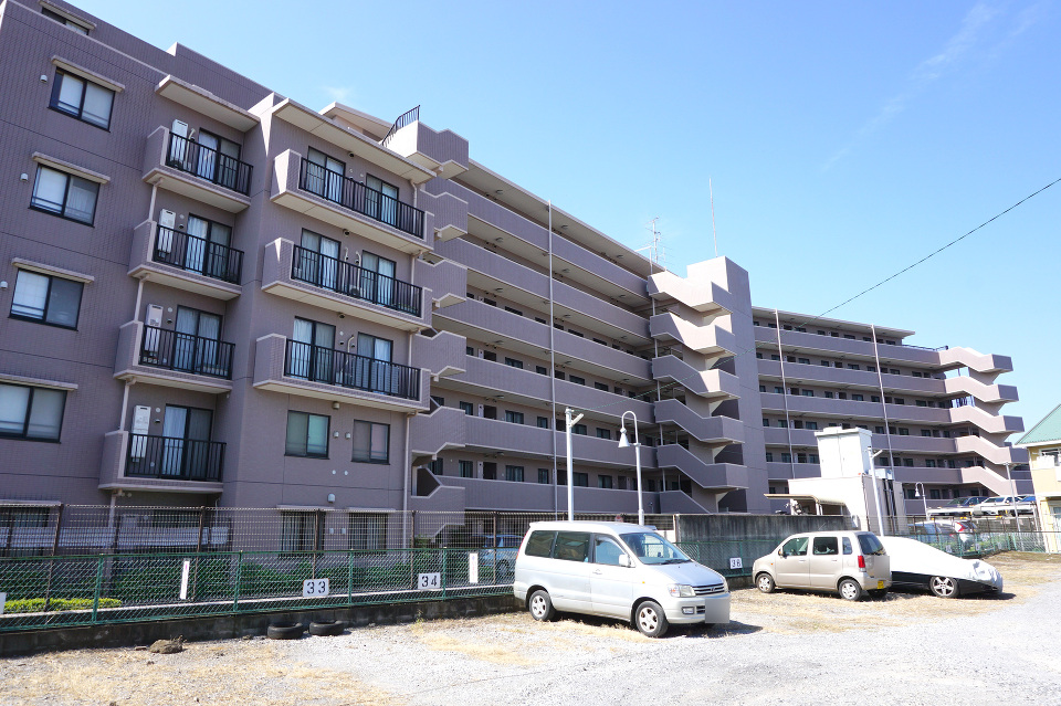 女性にも安心のオートロックマンションです　
