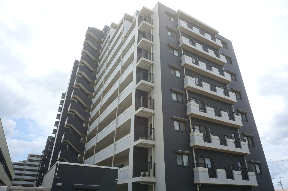 ブライトウィング（B棟）14階建て