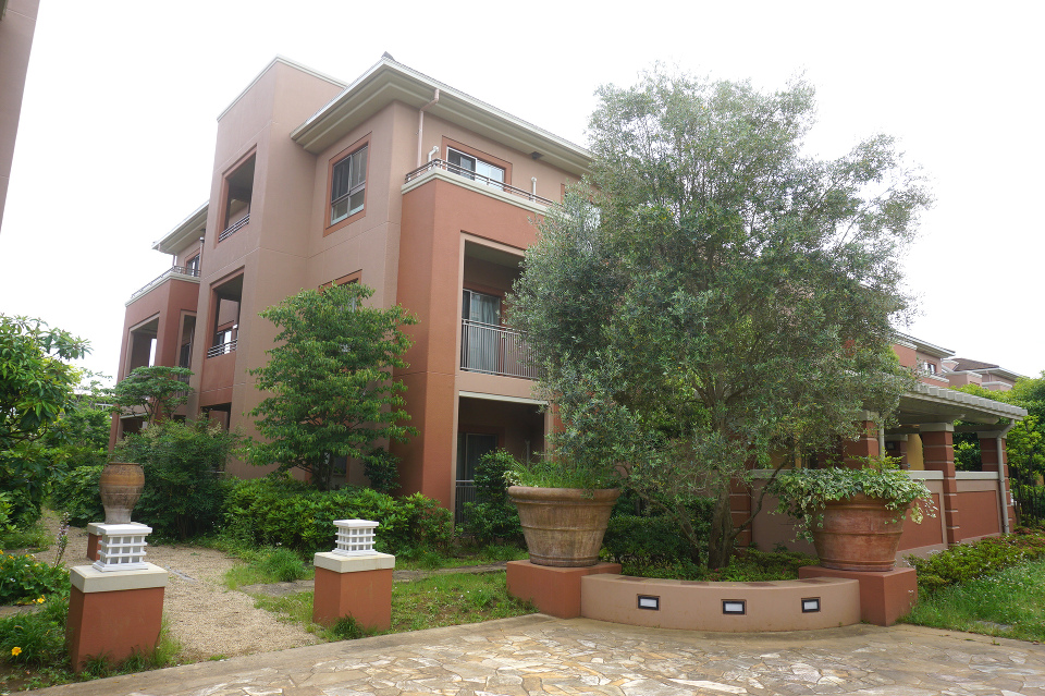 16住棟もの単位で分棟化、敷地全体にゆったりと建物を配置