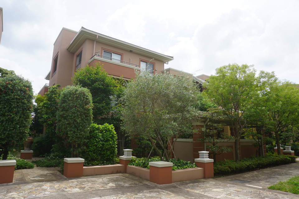 16住棟もの単位で分棟化、敷地全体にゆったりと建物を配置