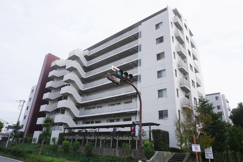 明るい陽ざしが降り注ぐ全120戸南向き配棟プラン