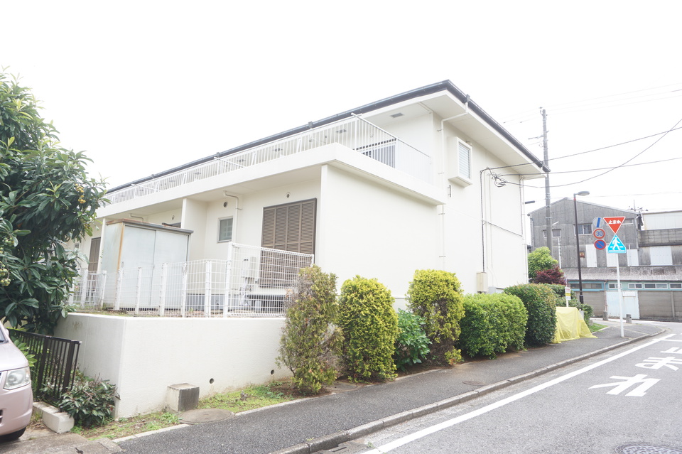 南面角地につき陽当たり・通風良好な住戸♪　