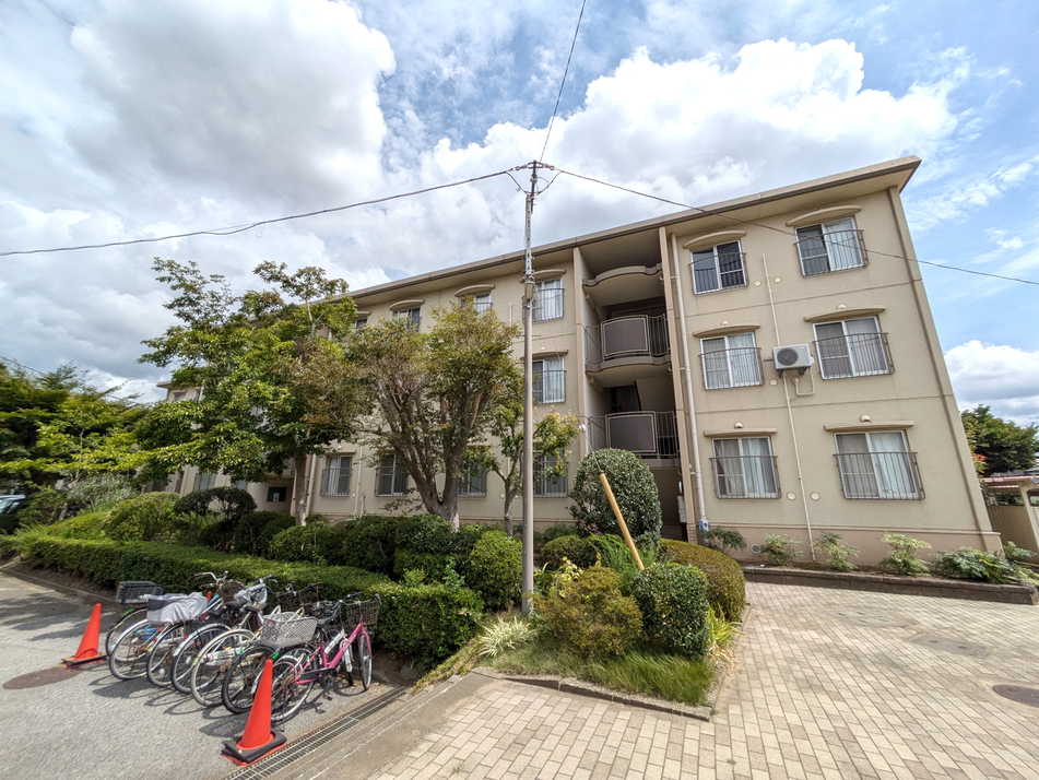 駅まで平坦な道のりで通勤・通学も便利