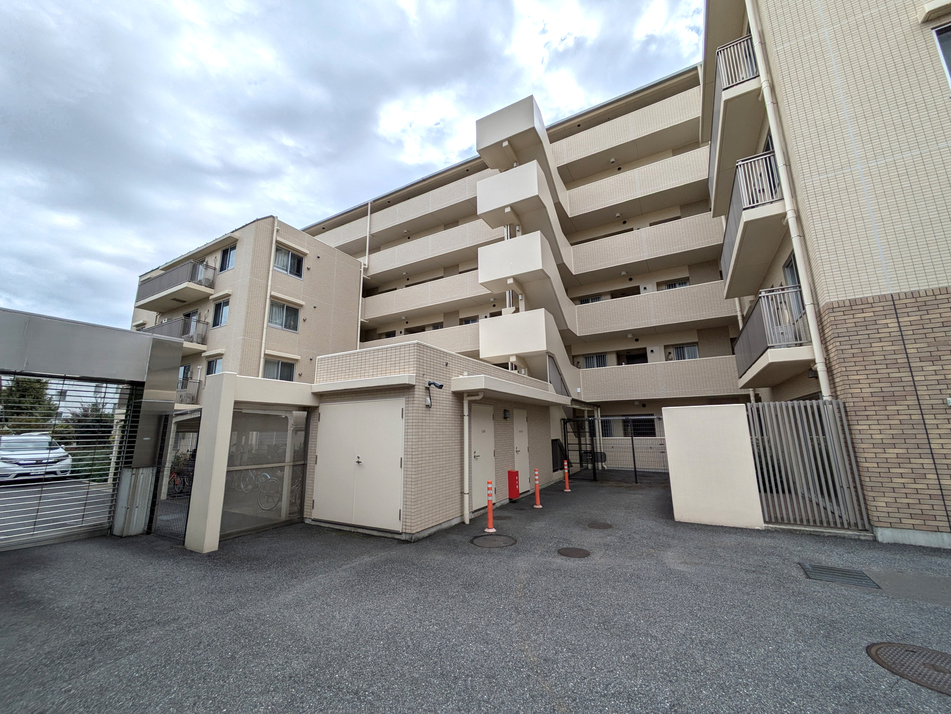 総戸数43戸、ＲＣ造6階建て