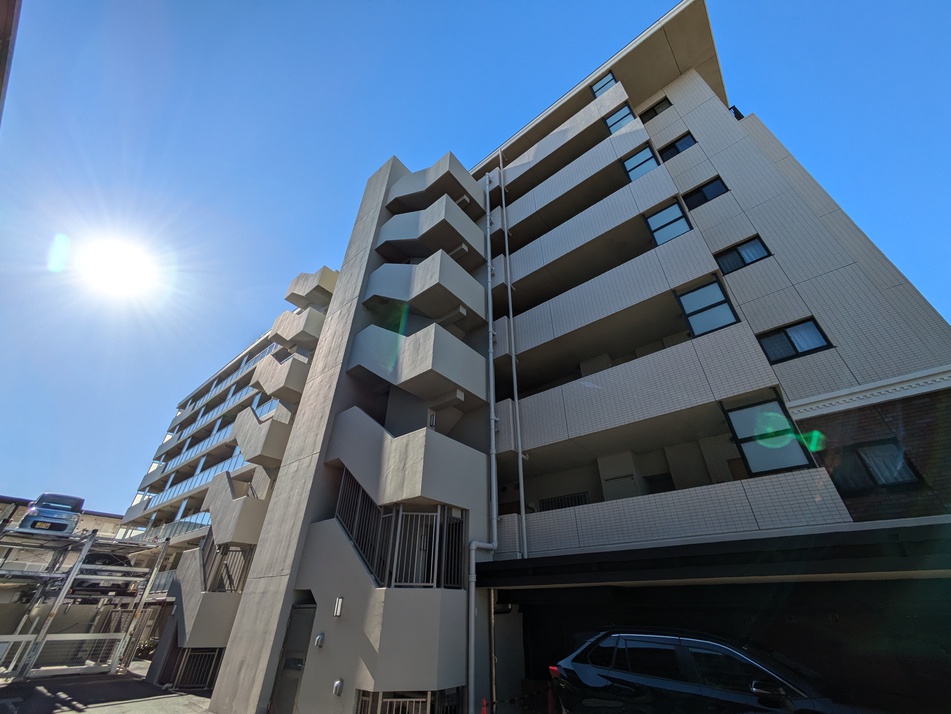 RC造7階建てマンション