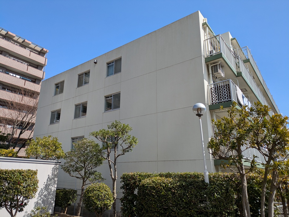 駅周辺には商業施設が充実で日々のお買い物にも困りません