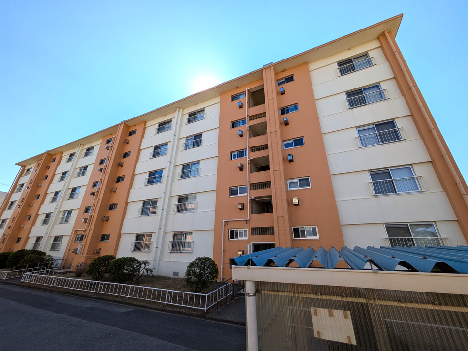 棟間隔のある緑豊かな住環境