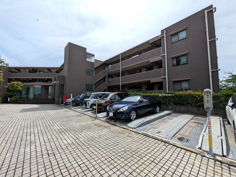 総戸数90戸(壱番館40戸・弐番館50戸)