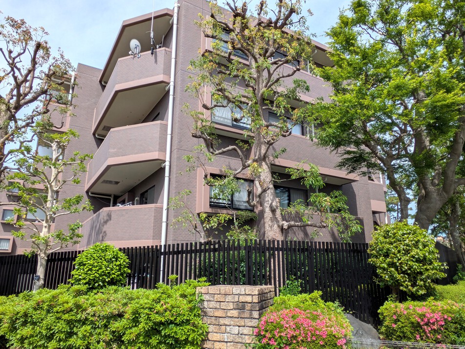 総戸数90戸(壱番館40戸・弐番館50戸)