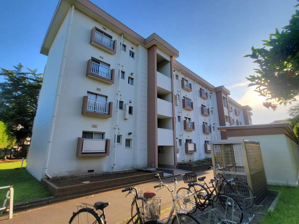 鉄筋コンクリート造4階建て