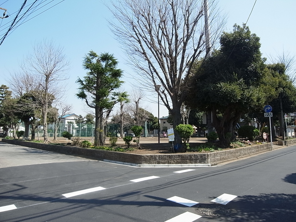 高根木戸第二号公園 180m 徒歩3分