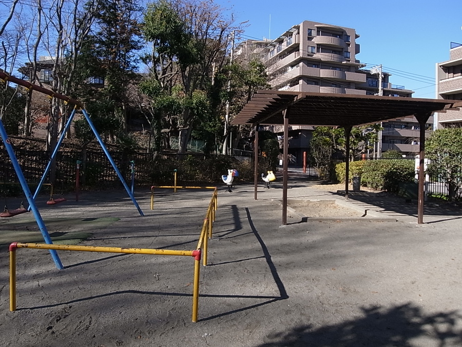 前原山下児童遊園 570m 徒歩8分