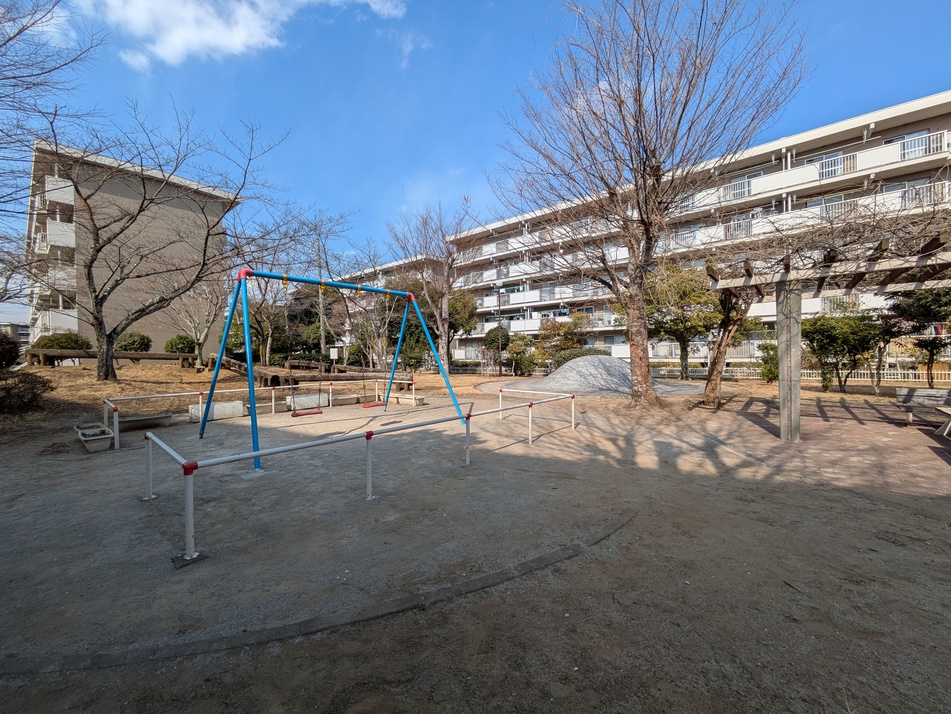 おやま公園 100m 徒歩2分