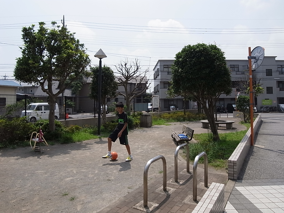 七林子供の広場 150m 徒歩2分