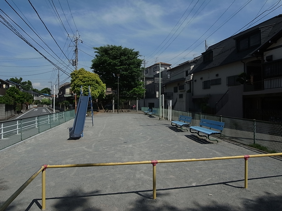 前原松波児童遊園 90m 徒歩2分