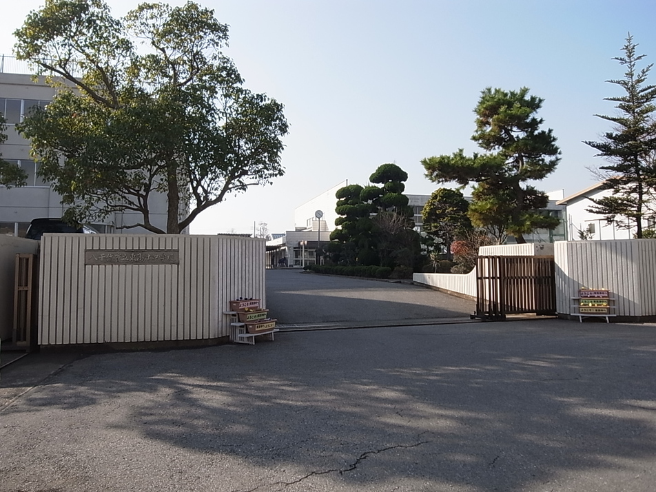八千代市立東高津中学校 870m 徒歩11分