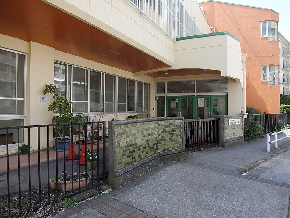 村上南保育園 60m 徒歩1分