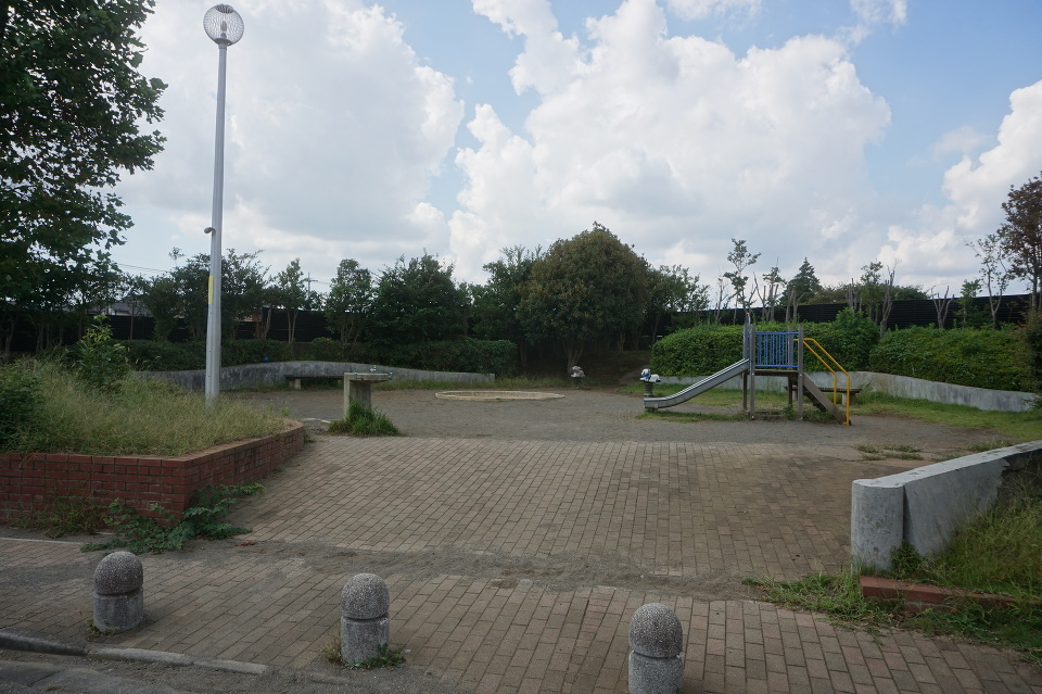 ハミング通り２号公園 220m 徒歩3分