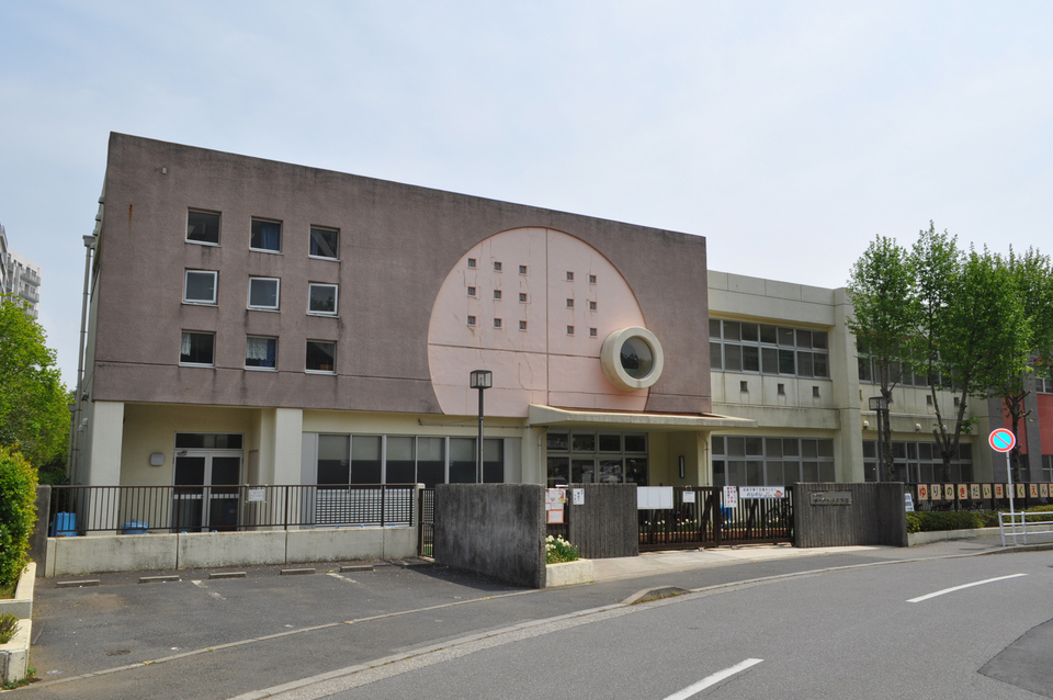 ゆりのき台保育園 560m 徒歩7分