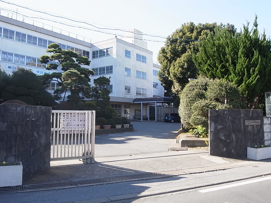 八千代市立八千代中学校 200m 徒歩3分