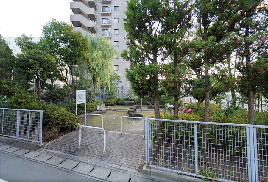 海神町南公園 370m 徒歩5分