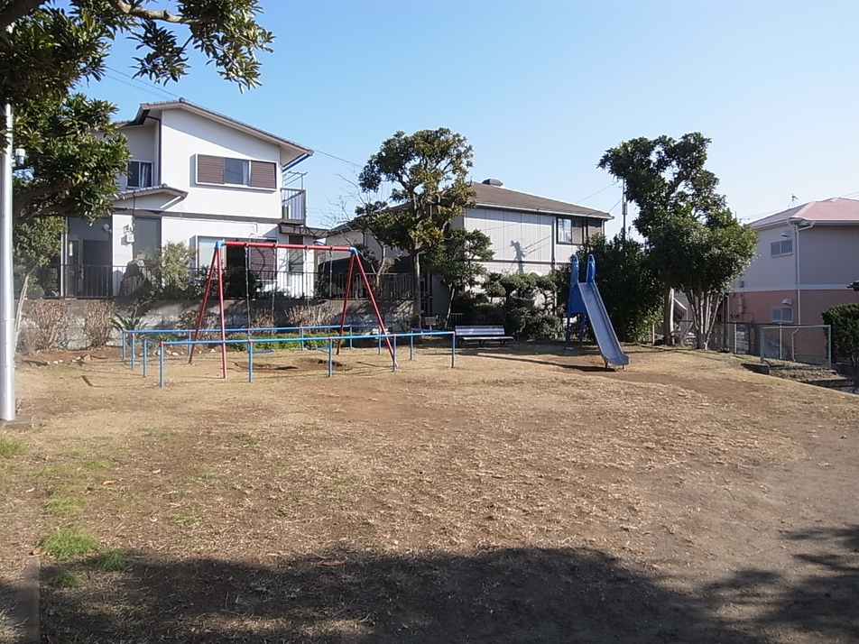 すみれ公園 160m 徒歩2分