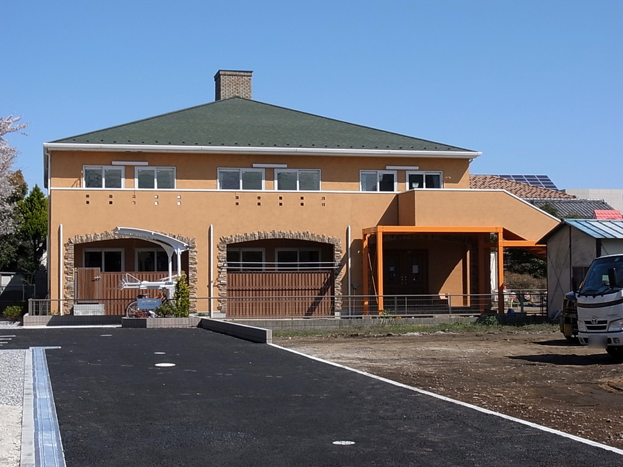 前原ひまわり保育園 360m 徒歩5分