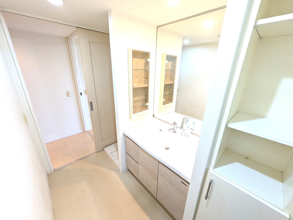 八千代高津郵便局 890m 徒歩12分