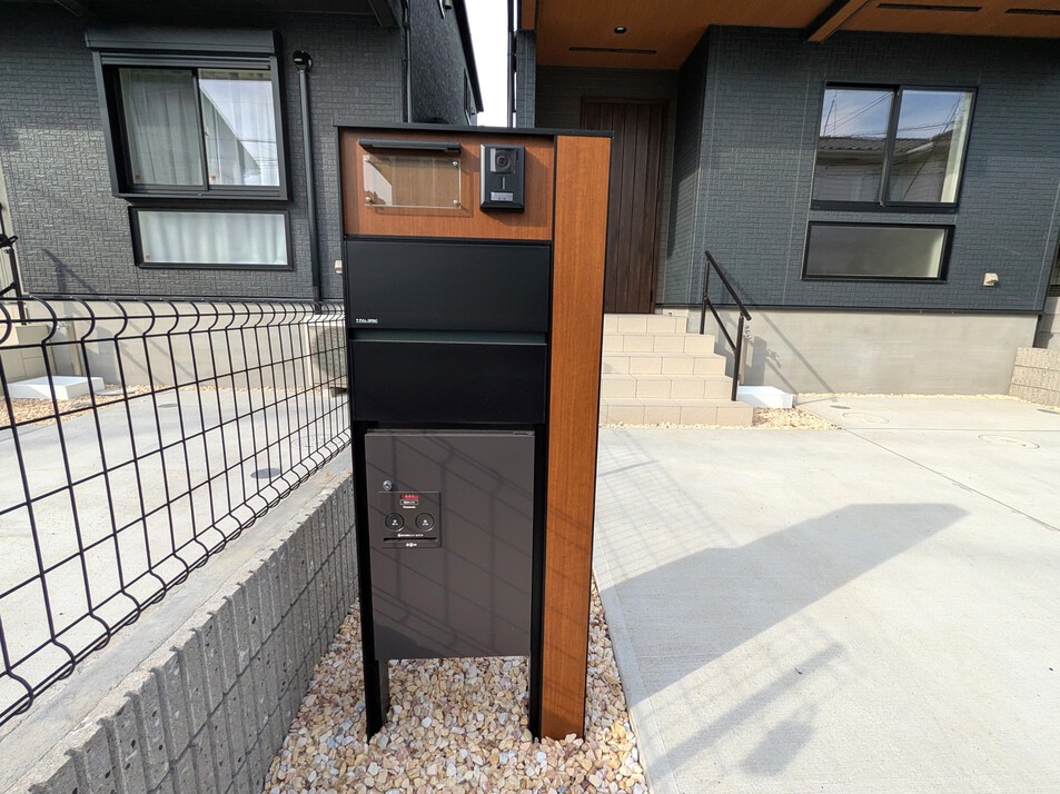 ローソン 八千代勝田台四丁目店 590m 徒歩8分