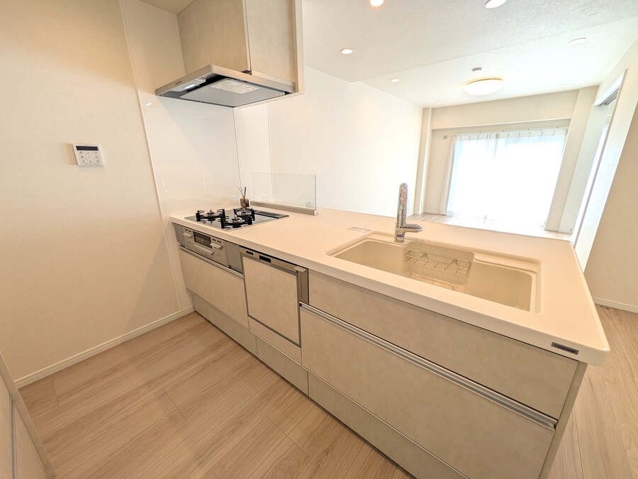 ファミリーマート谷津一番館店 280m 徒歩4分