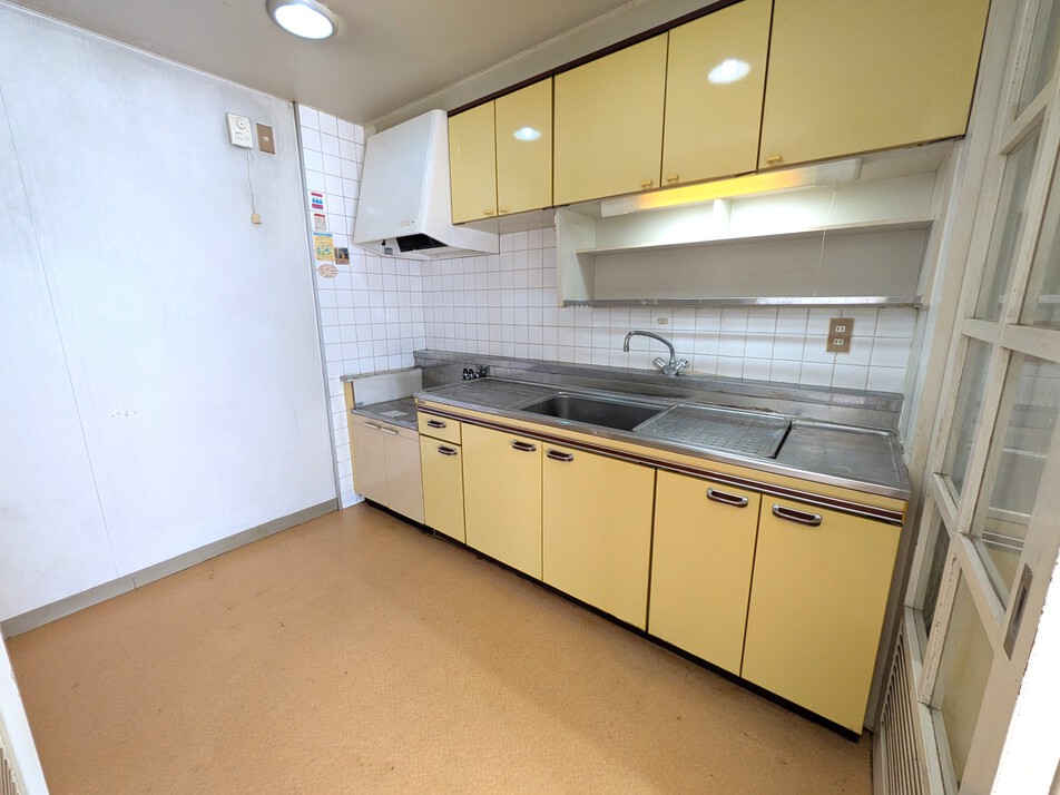 アピアビル(B1Fワイズマート八千代台アピア店) 520m 徒歩7分