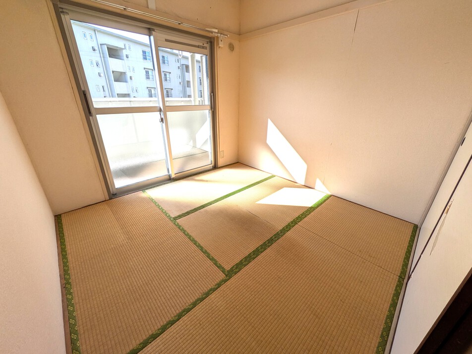 ファミリーマート八千代緑が丘駅南店 1120m 徒歩14分