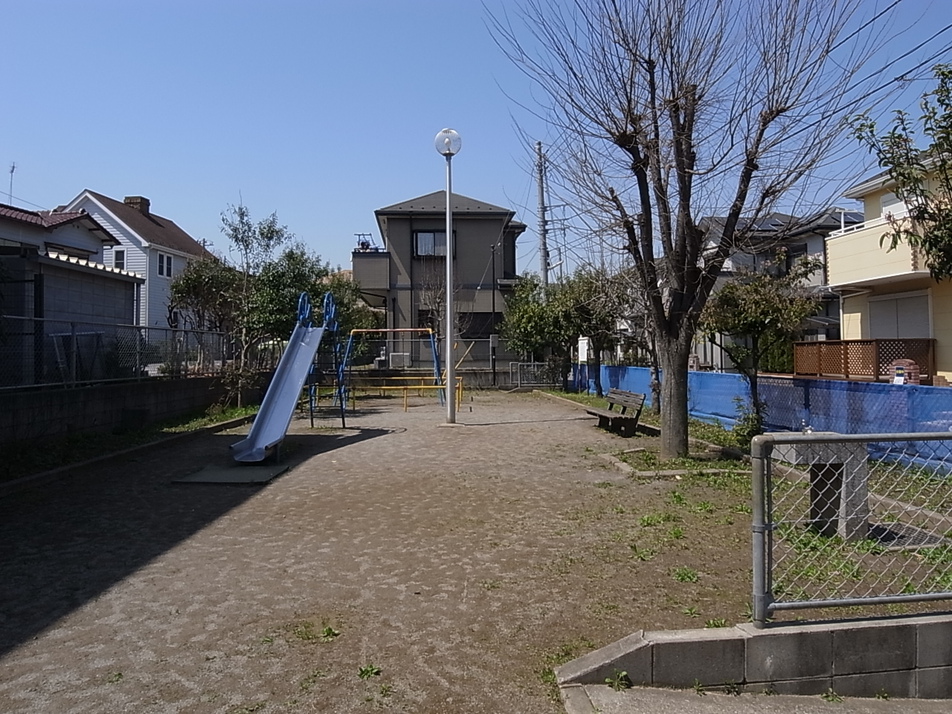 八幡後公園 310m 徒歩4分