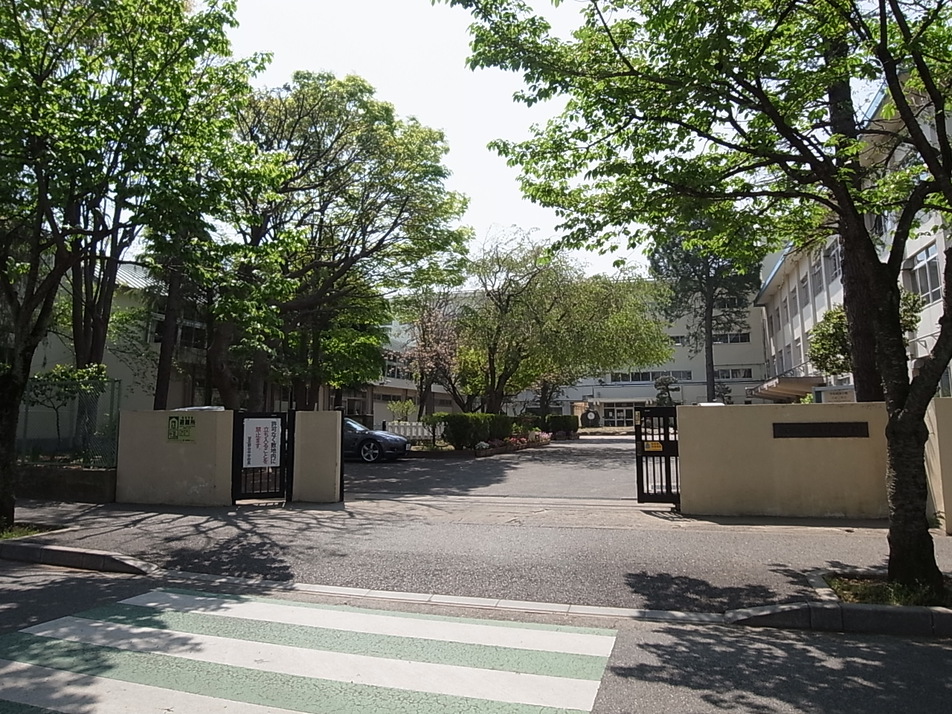 船橋市立習志野台中学校 690m 徒歩9分