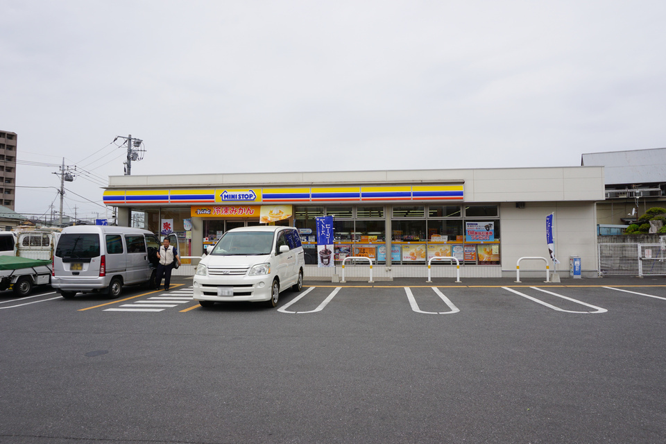 ミニストップ船橋滝台店 150m 徒歩2分
