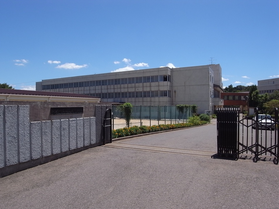 佐倉市立西志津中学校 200m 徒歩3分