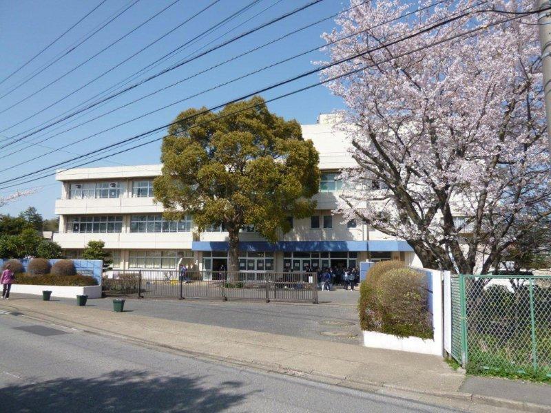 八千代市立村上中学校 870m 徒歩11分
