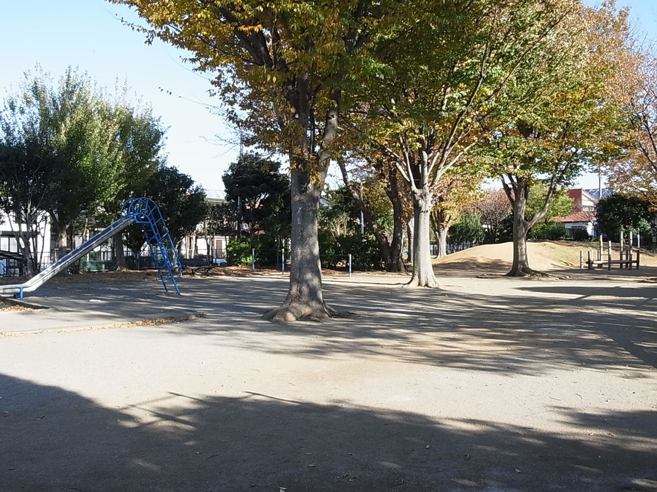 ローズ第一児童公園 330m 徒歩5分