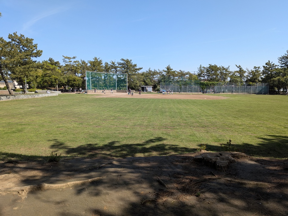 真砂第２公園・野球場 70m 徒歩1分