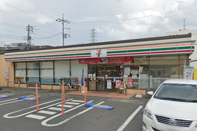 セブンイレブン船橋前原西店 90m 徒歩2分