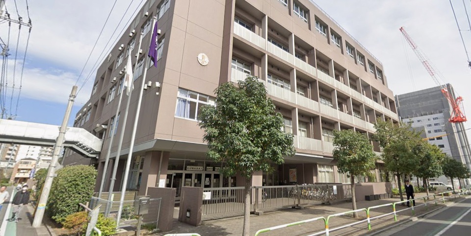 荒川区立諏訪台中学校 930m 徒歩12分