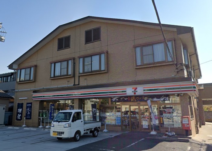 セブンイレブン津田沼店 300m 徒歩4分