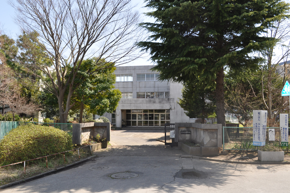 八千代市立高津中学校 470m 徒歩6分