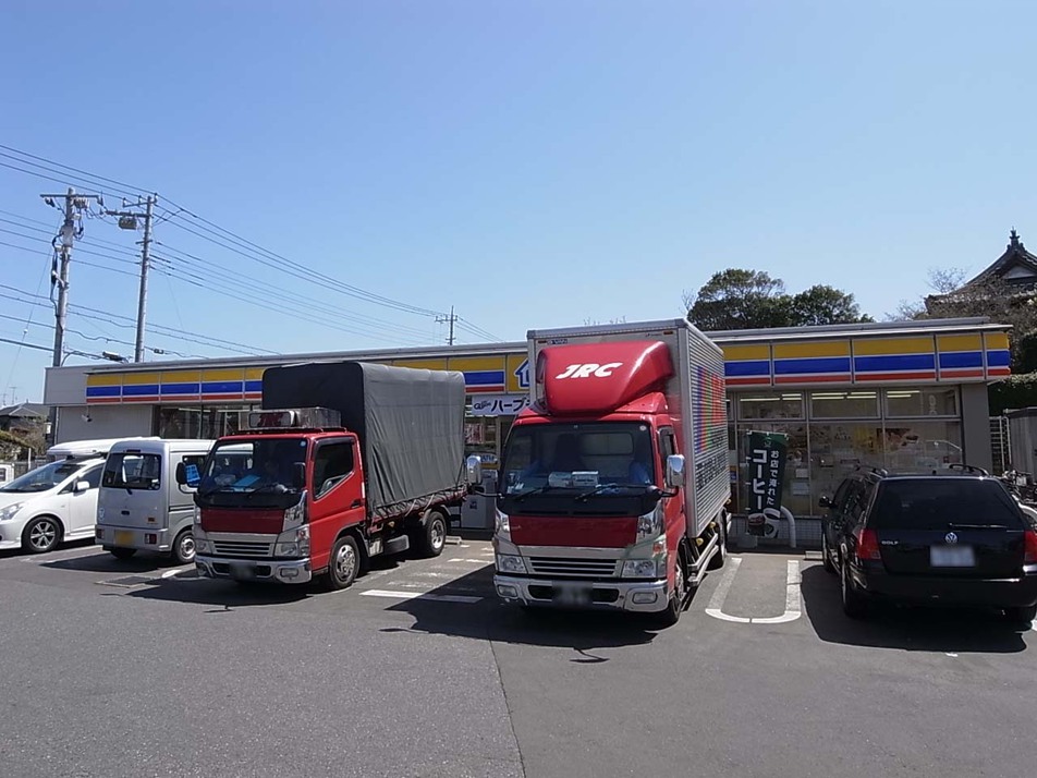 ミニストップ八千代高津店 330m 徒歩5分