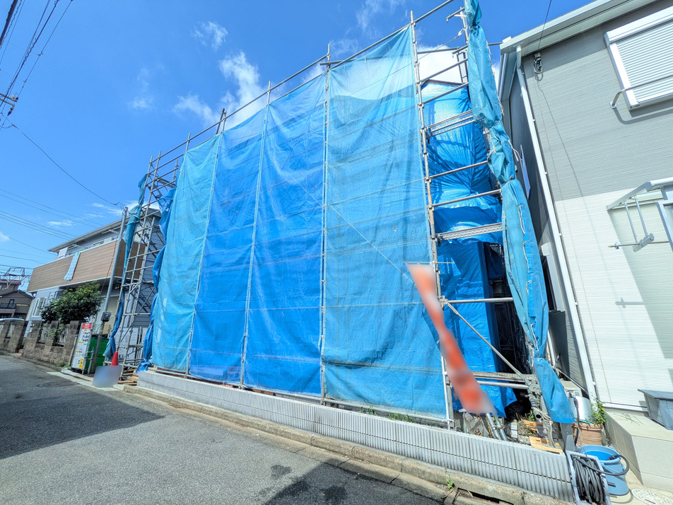 南東側道路に面しており陽当り良好な新築分譲住宅