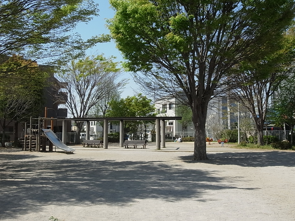 高津北田公園 130m 徒歩2分